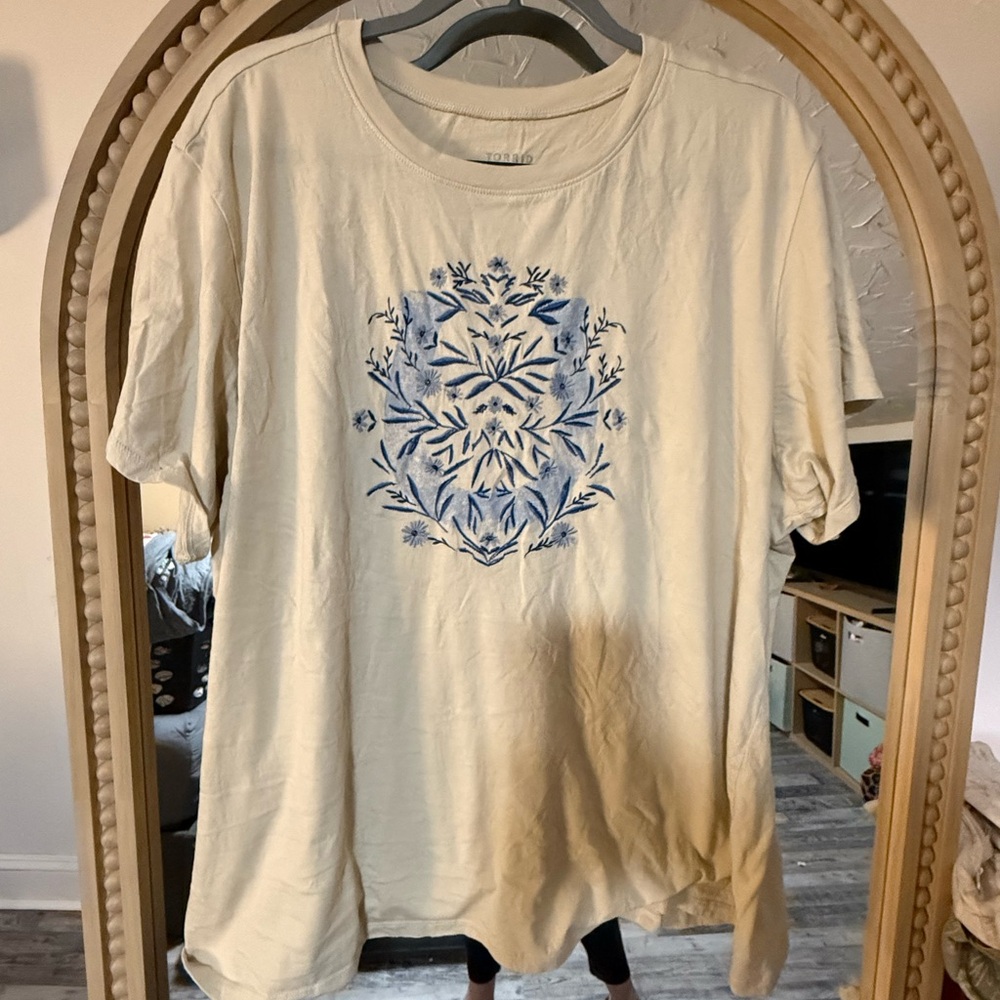 Torrid Cream Tee with Blue Floral Design